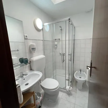 Vandrarhem Residencial Mira-mar *
