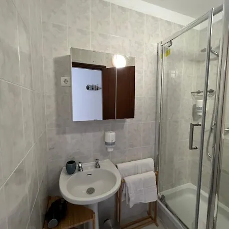 Residencial Mira-mar Vandrarhem Peniche