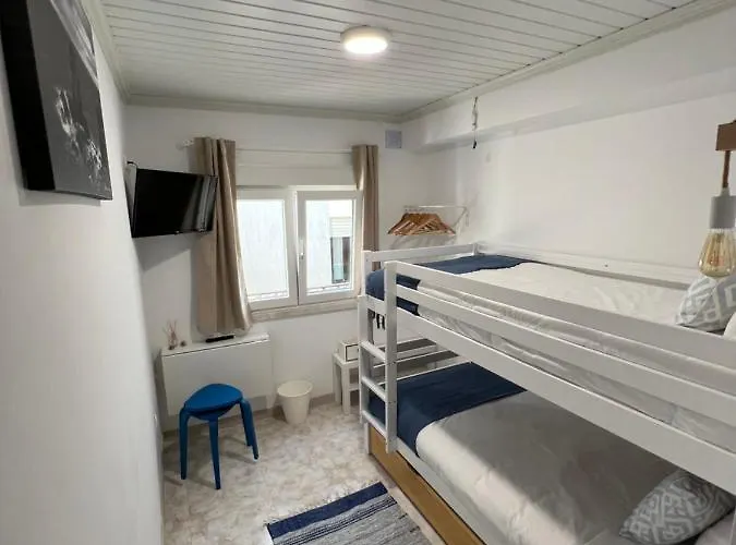 Hostel Residencial Mira-mar Peniche